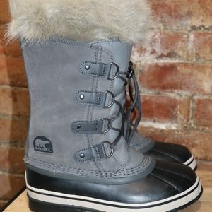 NEW! Sorel Youth Joan of Arctic Quarry- Size 4